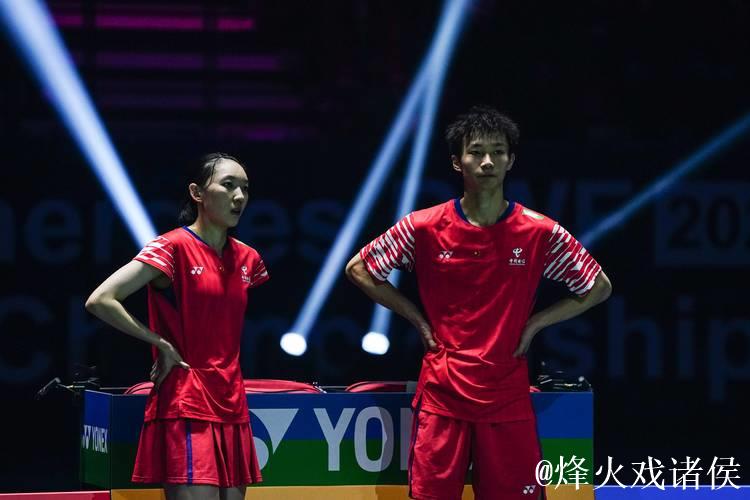 蒋振邦、魏雅欣获得羽毛球世锦赛混双亚军 蒋振邦、魏雅欣获得羽毛球世锦赛混双亚军